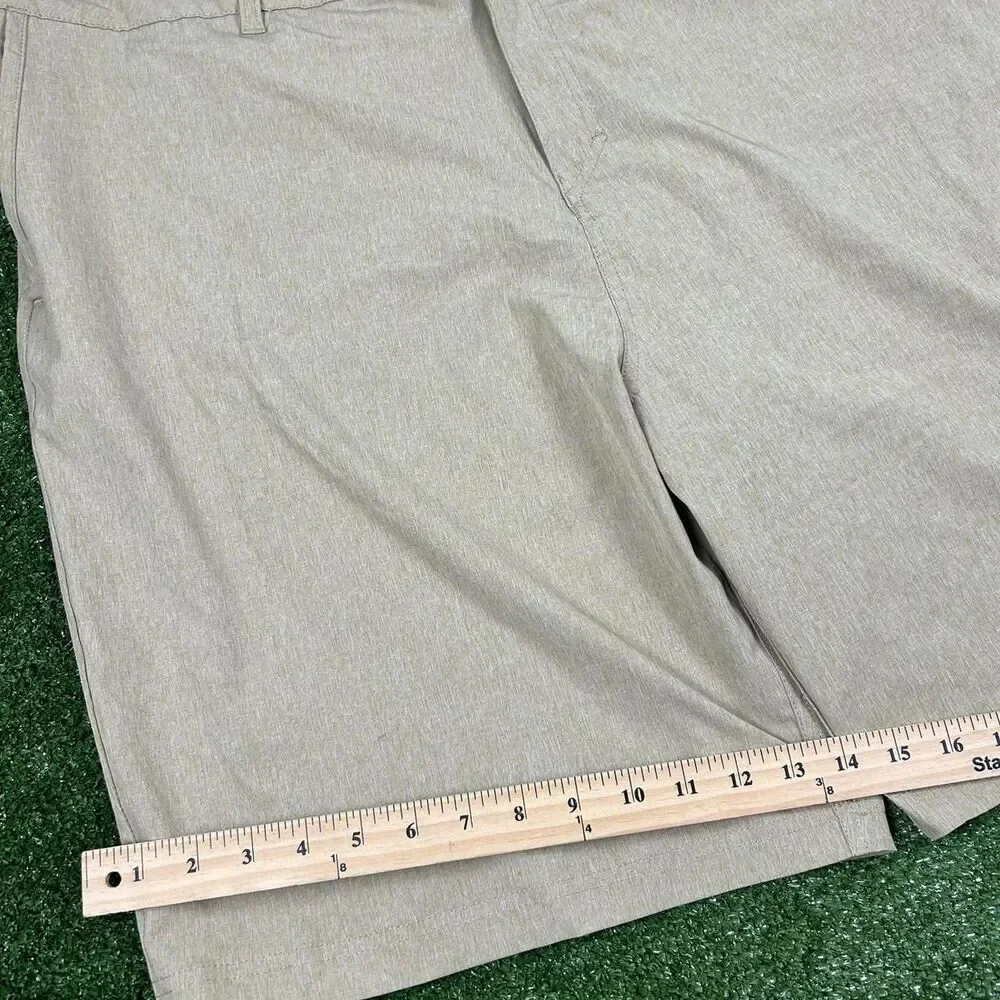 Quiksilver Men's Tan and Cream Shorts